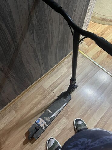 запчасти хонда срв 1998: Freestyle/pro skuteri – qara rəng - T-tip sükan: geniş, rezin