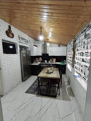 Продажа коттеджей и домов: Продаю или меняю дом! 🏡 Продаётся дом в центре Бишкека — ул. Раззакова — 1