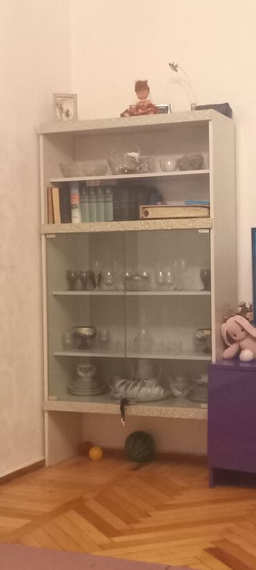 islenmis mebel aliram: İşlənmiş, Açılan, 2 qapılı Düz dolab, Servant, Rusiya