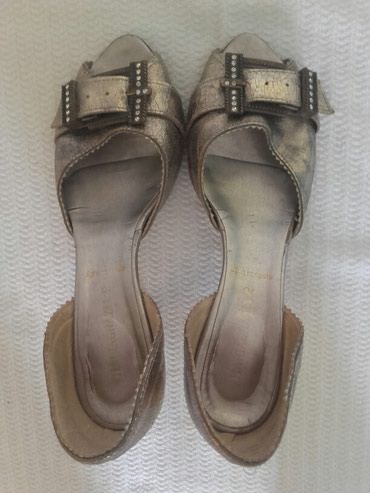 zara zlatne sandale: Sandals, 40