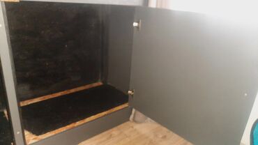 Аквариумы: Продаю запущенный аквариум на 400 л с тумбой в комплекте,из — 5