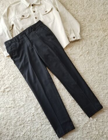 sara pantalone: XS (EU 34), Normalan struk, Drugi kroj pantalona
