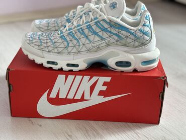 sportski sakoi zenski: Nike air max plus marseille Velicina 45,5 Patike su kao nove i