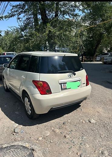 byd e1: Toyota Ist: 2004 г., 1.3 л, Автомат, Бензин, Хэтчбэк — 2