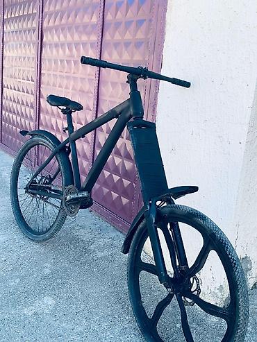 Velosipedlər: Hər şeyi yenilənib Xüsusiyyətlər: - Rəng: mat qara, minimalistik — 1