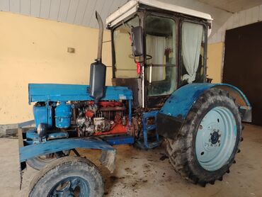 Traktorlar: Mavi rəngli kabinalı təkərli traktor - Güclü dizel mühərrik (şəkildə — 7