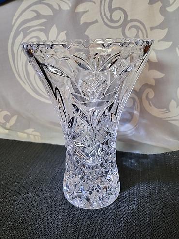 Vaza kristal Bohemija rucni rad iz 70ih godina. Vaza kristal,led — 2