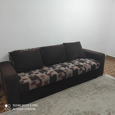 диванные подушки: Прямой диван, цвет - Коричневый, Б/у