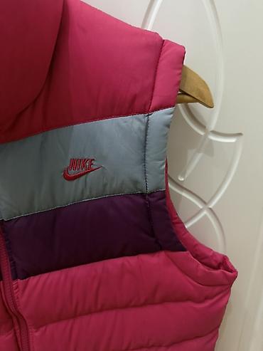 nike tech: Nike qadın şişmə jilet Vəziyyəti çox yaxşıdır. Qüsuru yoxdur. - — 2
