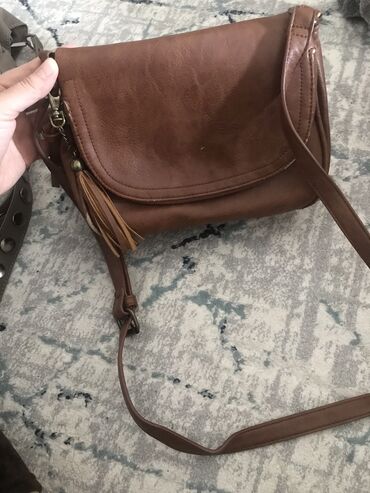 женская сумка портфель через плечо: Продаю сумочку хорошего качества