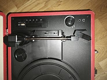 vinil disk: Kompakt çamadan korpusda portativ vinil pleyer Qırmızı çamadan tipli — 5