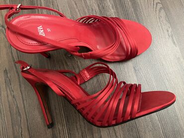 Basanoşka və səndəllər: Zara, Ölçü: 37, rəng - Qırmızı, Yeni — 1