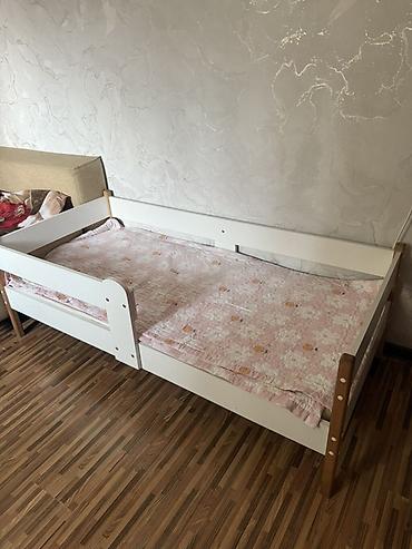bunk bed: Детская кровать с бортиками и матрас — 2