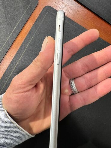 Apple iPhone: IPhone SE 2020, Ağ, Barmaq izi — 7