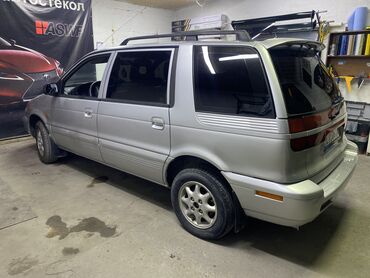 Hyundai: Hyundai Santamo: 2000 г., 2 л, Механика, Бензин, Минивэн — 3