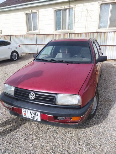 купить чехлы на гольф 4: Volkswagen Vento: 1993 г., 1.8 л, Механика, Бензин, Седан