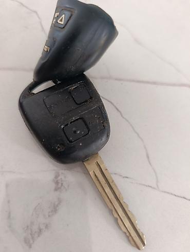 mini jack: Оригинальный ключ-брелок Toyota с дистанционным управлением — 4
