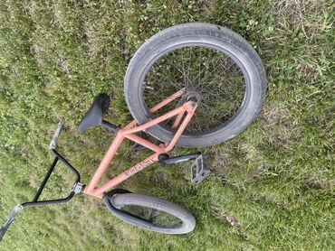 пеги: BMX велосипед, Рама XS (130 -155 см), Б/у