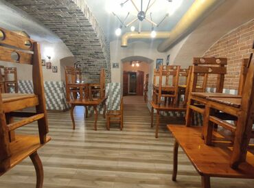 Digər kommersiya daşınmaz əmlakı: Obyekt 100 m2-dir. Yeni təmir olunub. Əşyalı olaraq verilir. İçində — 2