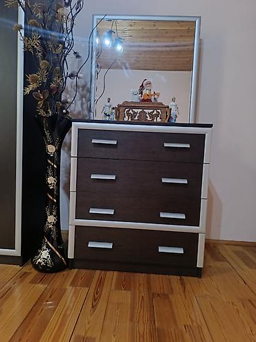 bedroom: Yataq dəsti ancaq yük yığılıb istifadə olunmayıb 2 ədəd çarpayı — 1