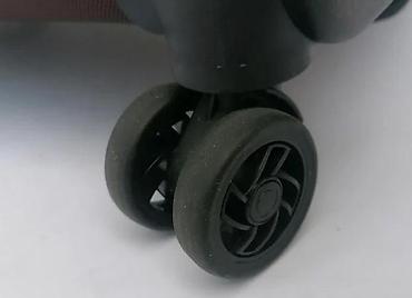 Putni koferi i torbe: Veliki kofer na točkiće – tekstilni, braon - Dimenzije: približno — 9