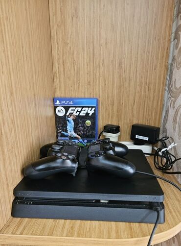 PS4 (Sony Playstation 4): Sony PlayStation 4 Slim oyun konsolu paketi Komplekt: - PS4 Slim