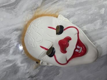 Карнавальные костюмы: Карнавальная маска в серебристом цвете с синими акцентами. Дизайн — 7