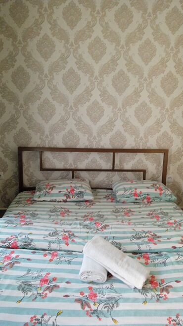 ош квартира берилет суточный западный: 1 комната, Душевая кабина, Постельное белье, Кондиционер