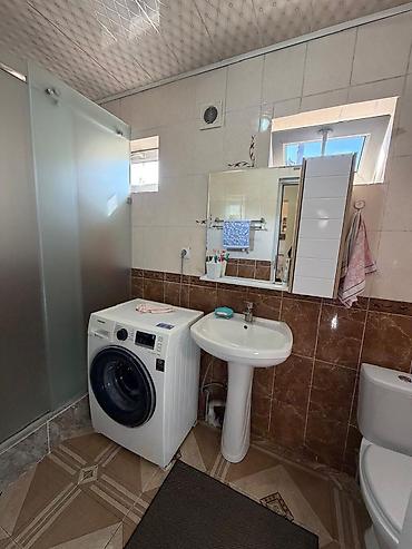 рязанская улица: 4 комнаты, 76 м², 4 соток, Бишкек — 7