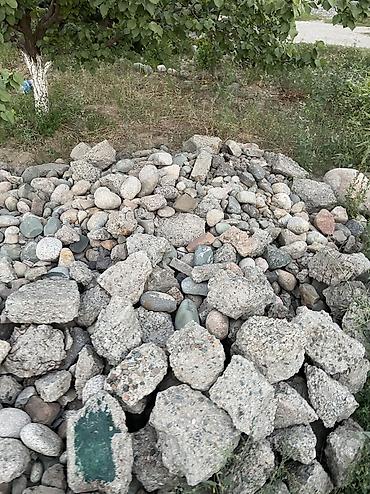Смесь булыжника и бетонного боя - Состав: округлая речная at lalafo.kg Смесь булыжника и бетонного боя - Состав: округлая речная