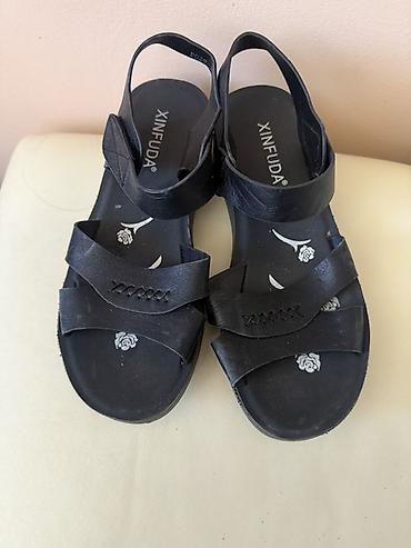 Basanoşka və səndəllər: XINFUDA qadın sandal - Rəng: qara - Model: açıq burunlu, arxa qayışlı — 1