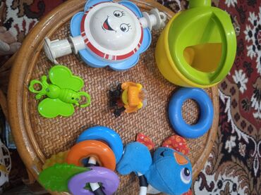 Игрушки: Продаю детские игрушеки в большом ассортименте. продай поштучно. б/у — 4