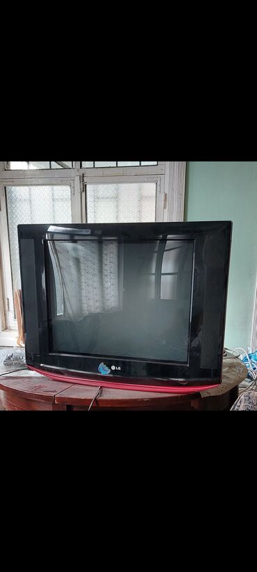 televizor 82 cm: Televizor
