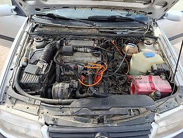 Volkswagen: Volkswagen Passat Variant: 1994 г., 2 л, Механика, Бензин, Универсал — 8