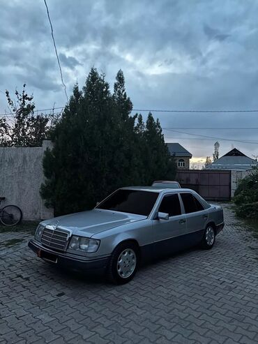 Mercedes-Benz: Продаю мерс124 объем 2.3 год 1993 вложений нет