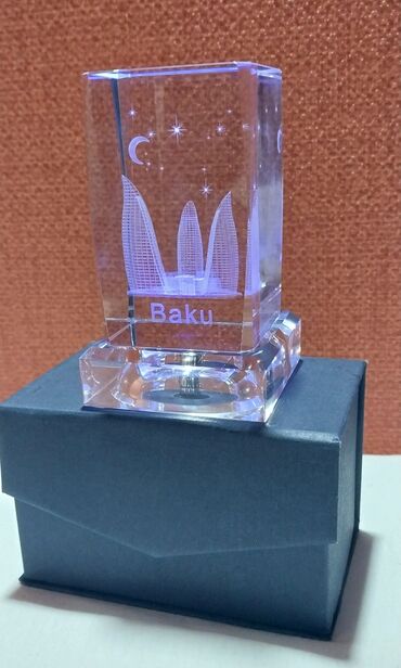 Hədiyyələr: Alov binaları olan suvenir satılır. Bərk şüşədən hazırlanıb, möhkəm — 3