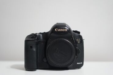 Фотоаппараты: Canon mark iii состояние 4/5 матрица 5/5 в комплекте 2 батарейки