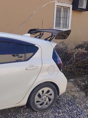 Toyota Aqua üçün uyğun, həmçinin universal istifadə üçün böyük spoyler — 1