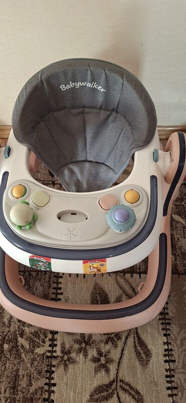 İnformatika: Uşaq gəzdirəni – Babywalker - Rəng: pastel çəhrayı, krem və tünd boz