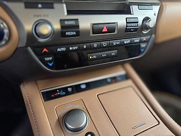 Lexus: Lexus ES: 2017 г., 2.5 л, Вариатор, Гибрид, Седан — 17