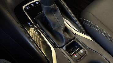 corola: Toyota Corolla: 2020 г., 1.8 л, Автомат, Гибрид, Седан — 7