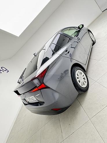 byd e1: Toyota Prius: 2021 г., 1.8 л, Вариатор, Гибрид, Лифтбек — 6