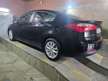 renault megane kredit: Kia Forte: 1.6 l | Sedan — 3