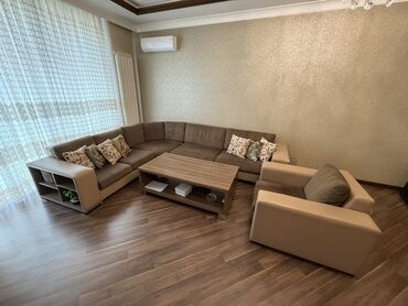 Divan və kreslo dəstləri: Divan və kreslo. Əla vəziyyətdə. Ölçü 3.30-2.60. Embawooddan alınıb