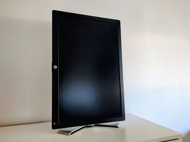 Monitori: HP IPS Monitor 24" Prodajem povoljno monitor HP E242, sa IPS panelom — 4