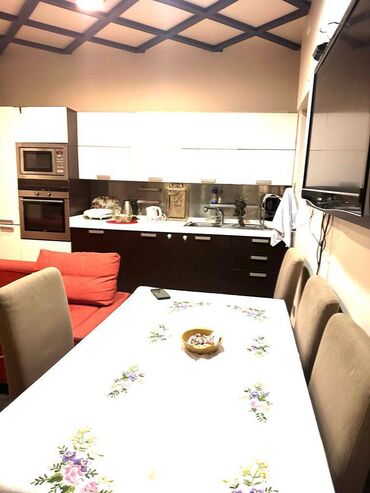 Uzunmüddətli kirayə mənzillər: Mənzil kirayə verilir. Şəhərin mərkəzində Metro "İçərişəhər" — 18