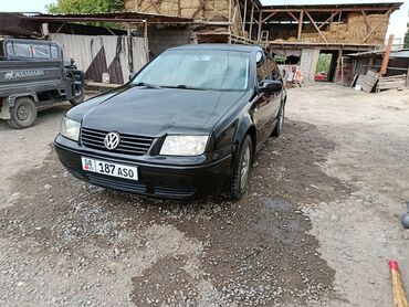 авто в битом состоянии: Volkswagen Bora: 2001 г., 2 л, Автоматтык, Бензин, Седан