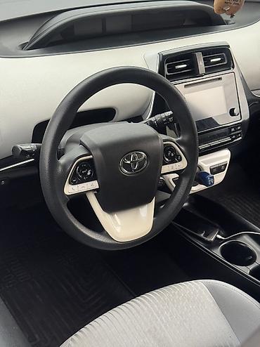 приус 2017: Toyota Prius: 2018 г., 1.8 л, Вариатор, Гибрид, Хэтчбэк — 4