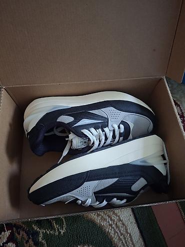 сумки новые: Женские кроссовки ERKE W. Casual Shoes - Размер: EUR 38 (CHN: 240 — 1