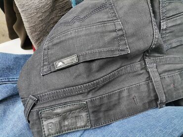 pantalone i patike: Jeans, Regular rise